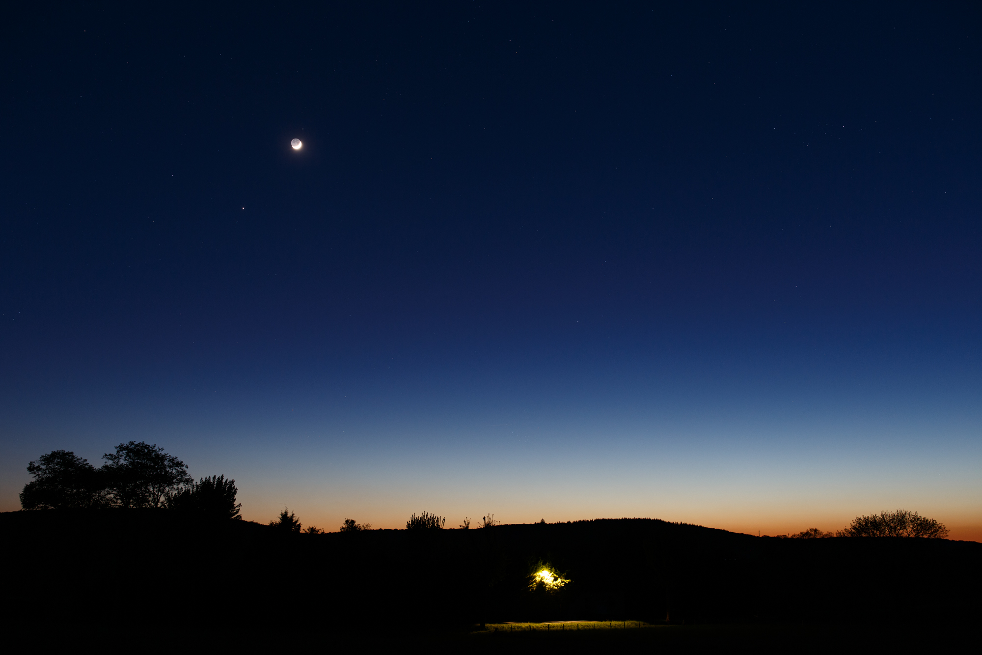 Crescent Moon, 30 April 2025 - Boureuilles, France Crescent Moon, 30 April 2025 - Boureuilles, France