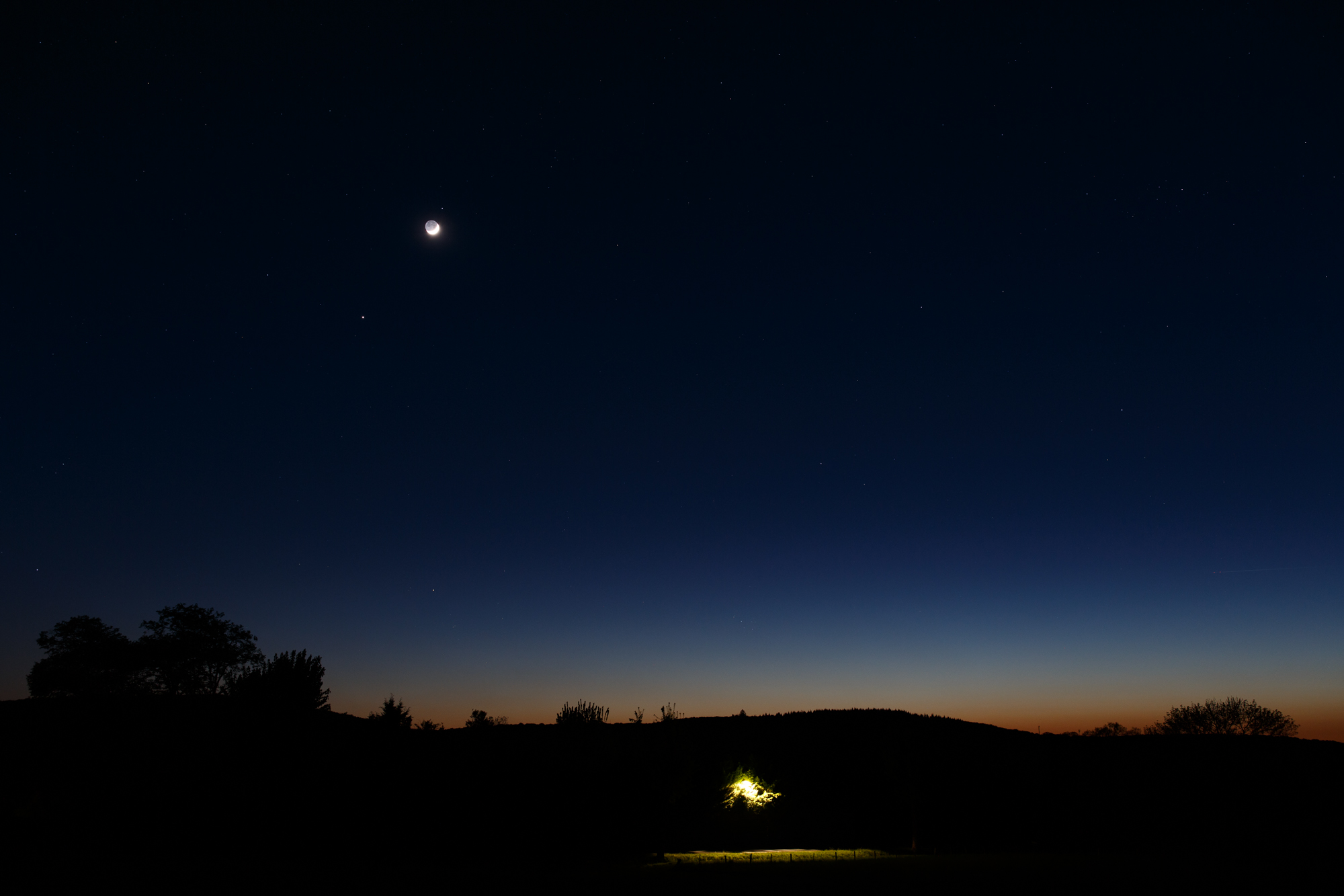 Crescent Moon, 30 April 2025 - Boureuilles, France Crescent Moon, 30 April 2025 - Boureuilles, France