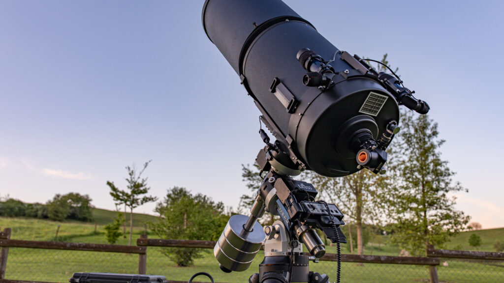 Banner 25 April 2025