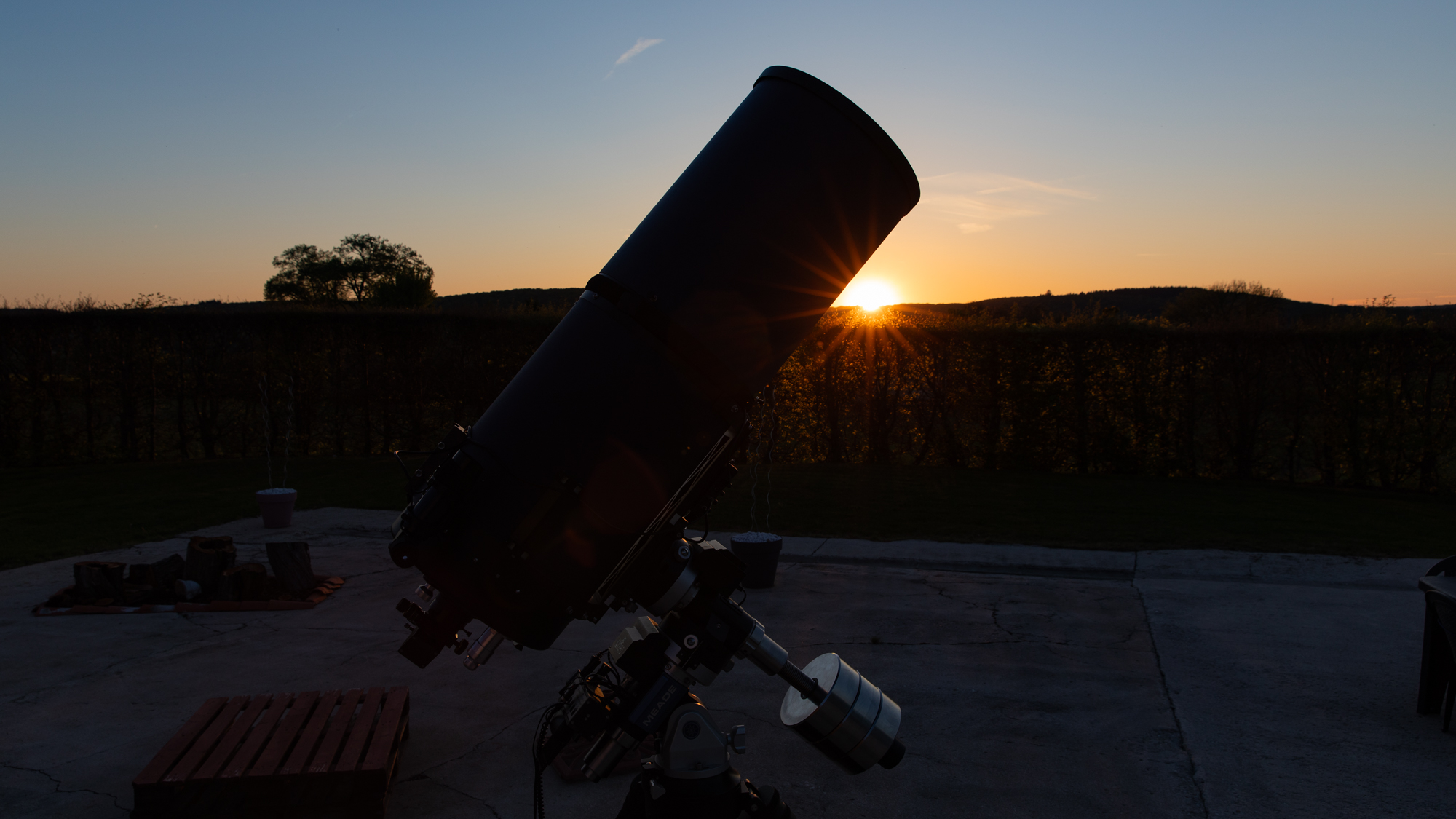 Banner 29 April 2025